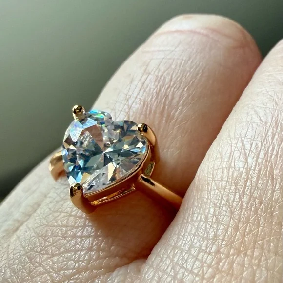 NEW! Pretty Bird Jewelry Gold Heart Solitaire Ring with Clear Heart-Cut Stone - Picture 7 of 11